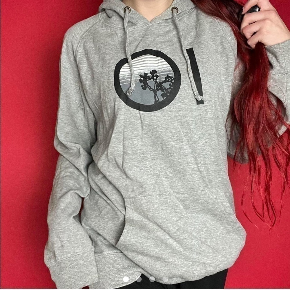 Cozy grey hoodie with a  number 10 graphic 🤍🖤​​​​​​​​​​​​​​​​​​​​​​​​​
